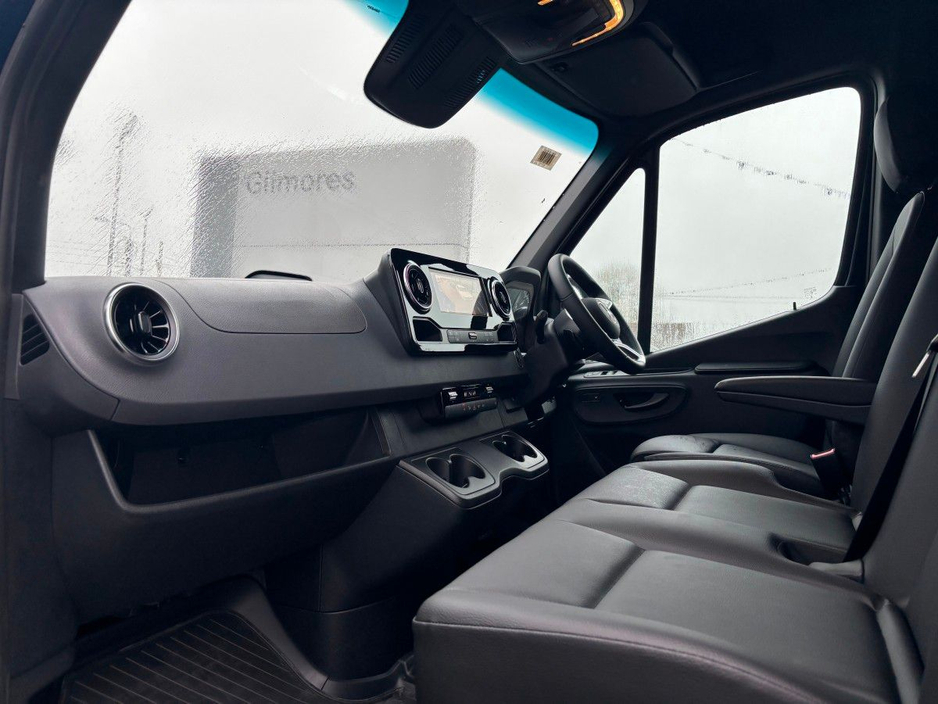 2026 Mercedes-Benz Sprinter - image 2
