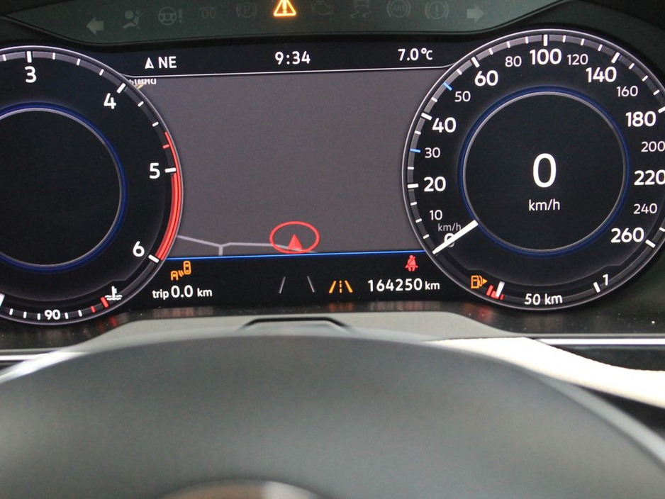 2018 Volkswagen Passat - image 16