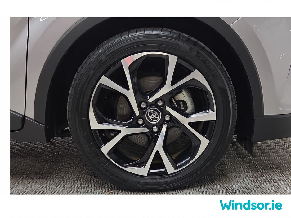 2019 Toyota C-HR - image 16