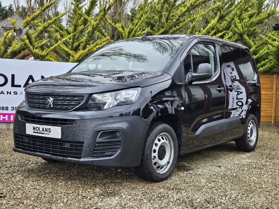 2023 Peugeot Partner - image 3