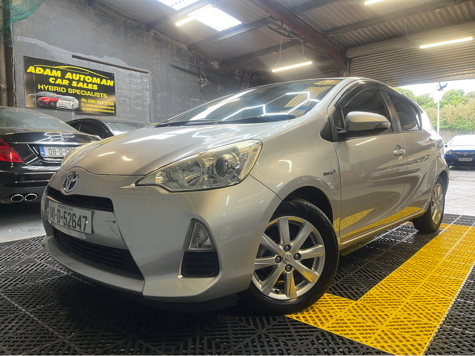 2014 Toyota Aqua - image 2