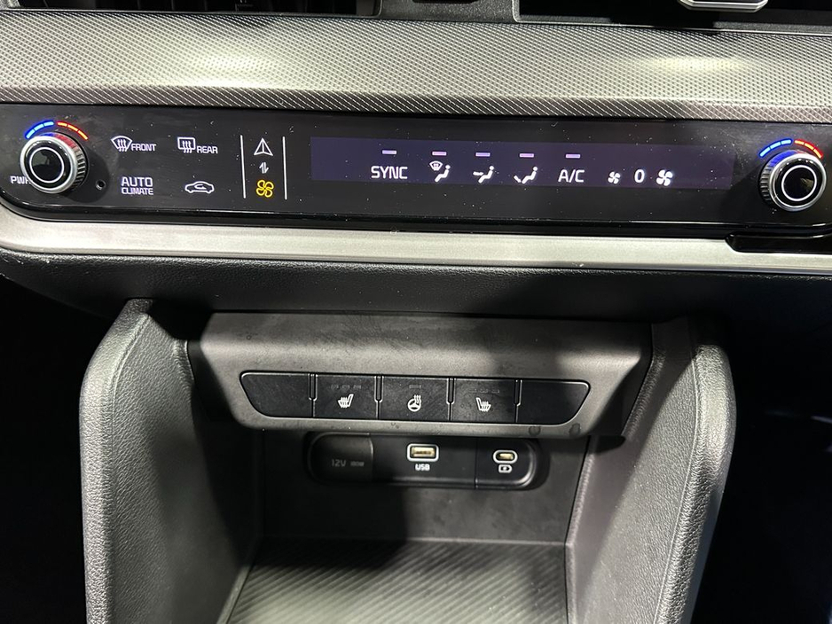 2022 Kia Sportage - image 18