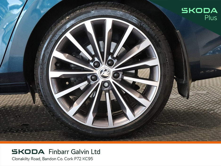 2023 Skoda Superb - image 9