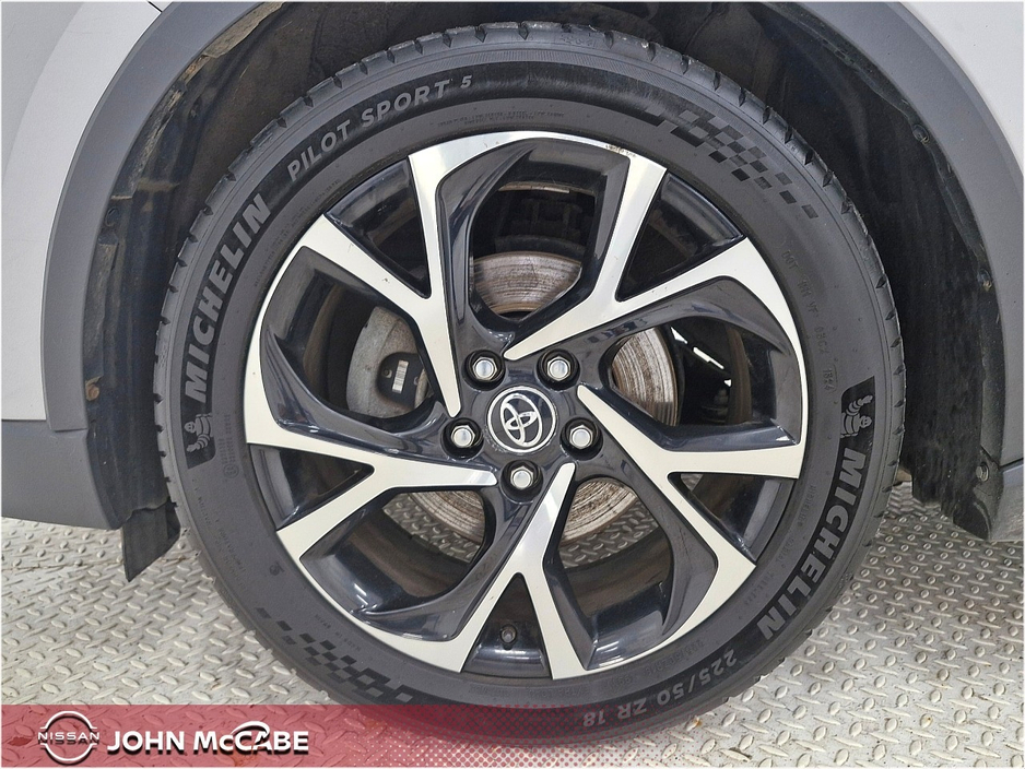 2018 Toyota C-HR HYBRID LUNA SPORT 4DR AUTO           RETAIL PRICE €18,950 - €2,000 SCRAPPAGE* FLEXIBLE FINANCE OFFERS AVAILABLE* €16,950