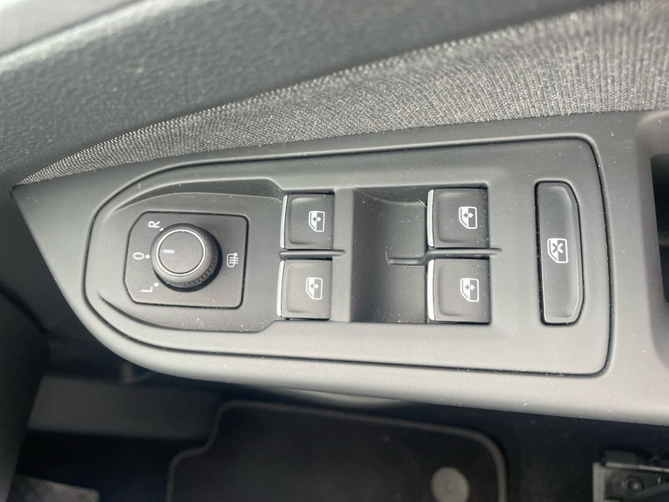 2024 Volkswagen Golf 2.0 TDI 115HP Life €27,475