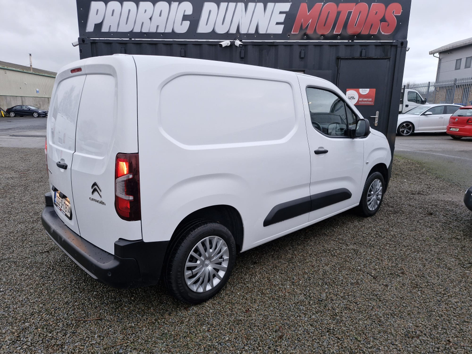 2022 Citroen Berlingo ENT BLUEHDI 100 MWB 6 650KG MY50 €13,450