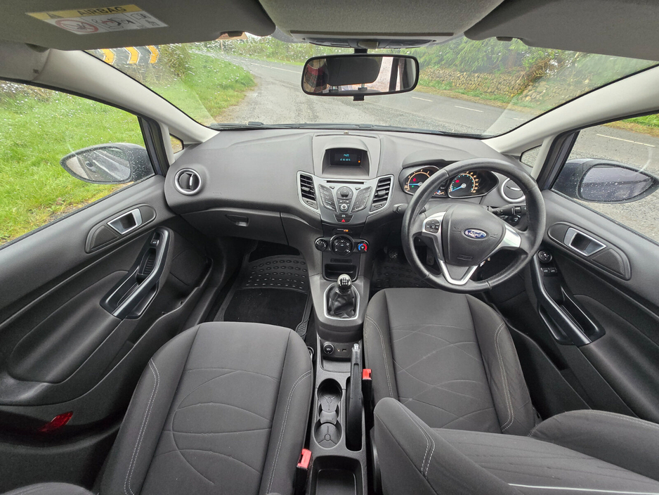 2014 Ford Fiesta - image 10
