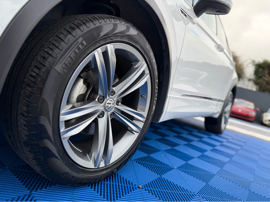 2019 Volkswagen Tiguan R-LINE 4WD - 2.0L DIESEL - AUTO - 12M WARRANTY - CAR: 1724 €32,950