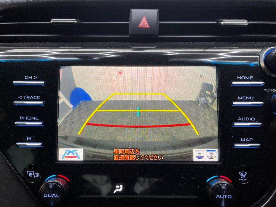 2020 Toyota Camry - image 21