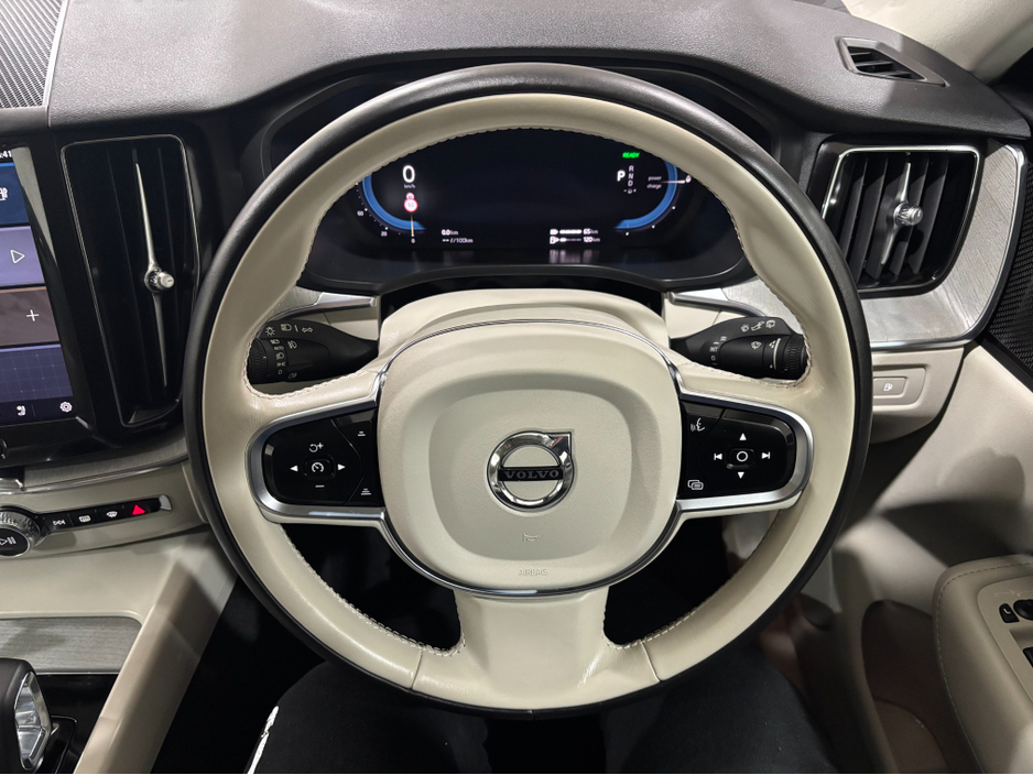 2024 Volvo XC60 - image 13