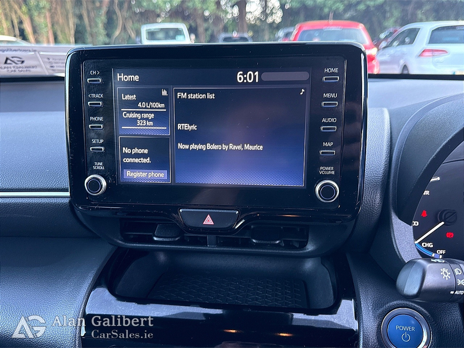 2023 Toyota Yaris Cross - image 15