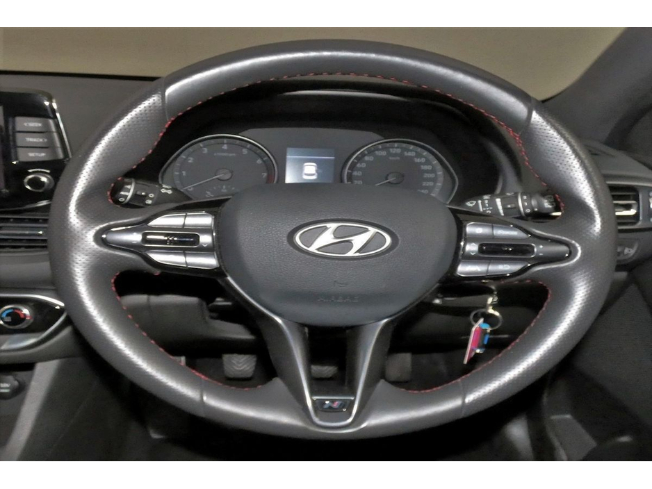 2023 Hyundai i30 - image 17