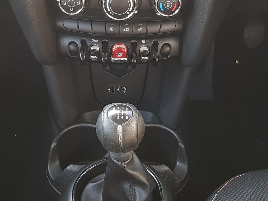 2017 MINI Hatch D €12,995