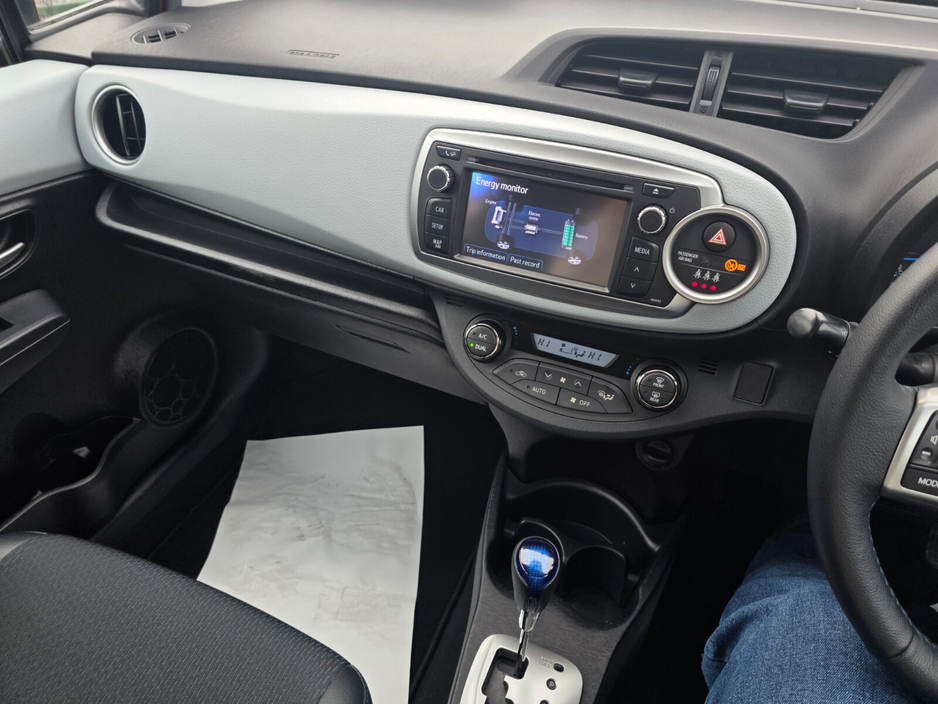 2014 Toyota Yaris Hybrid Luxury €11,950