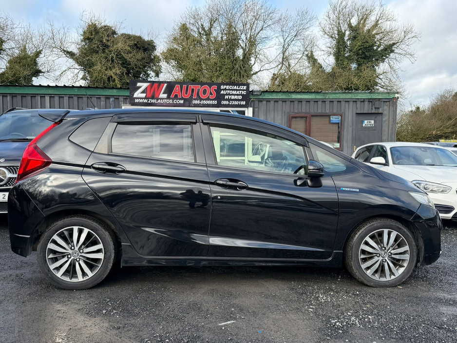 2014 Honda Fit - image 5