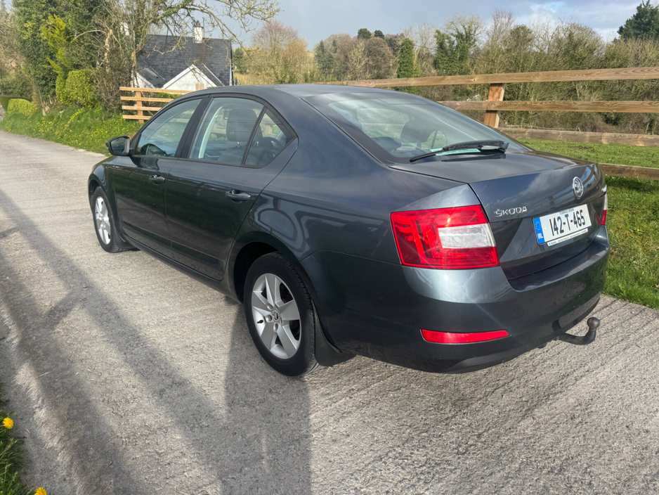 2014 Skoda Octavia - image 6