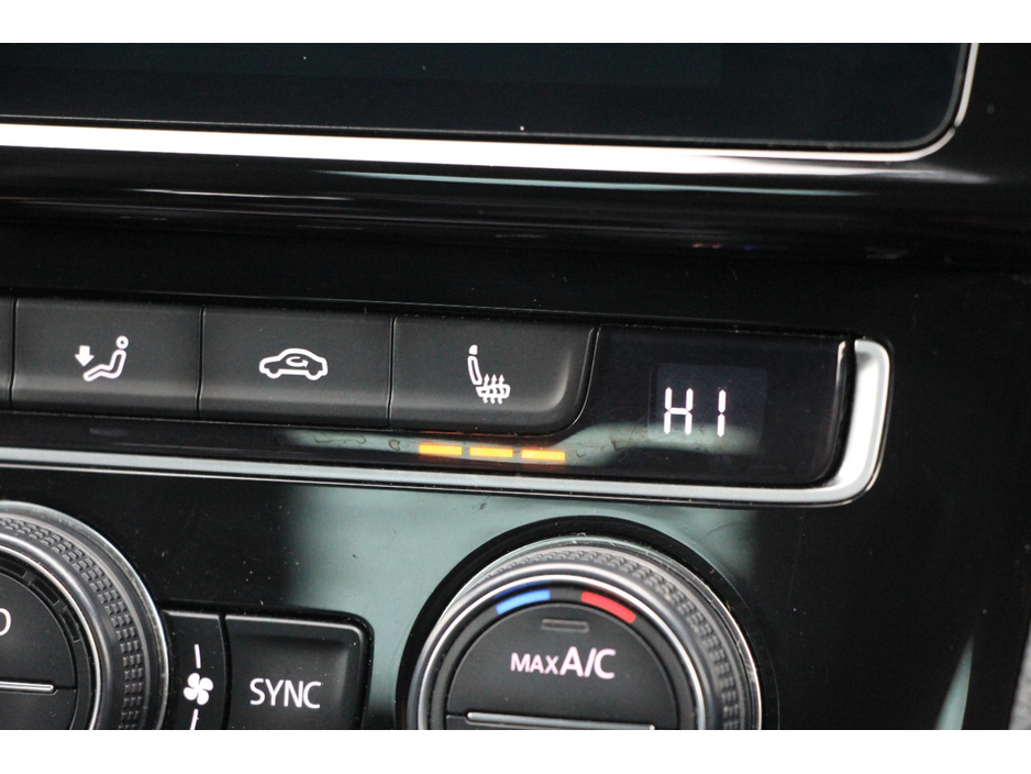 2017 Volkswagen Golf R * 310Bhp TSi * Low kms * Full history €28,950