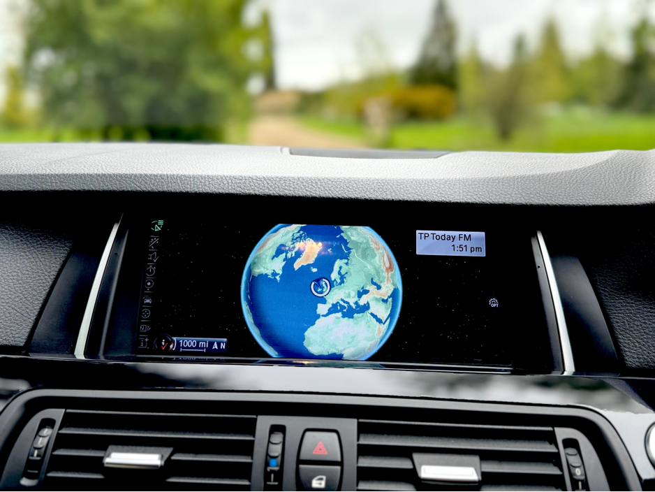 2015 BMW 5 Series - image 30