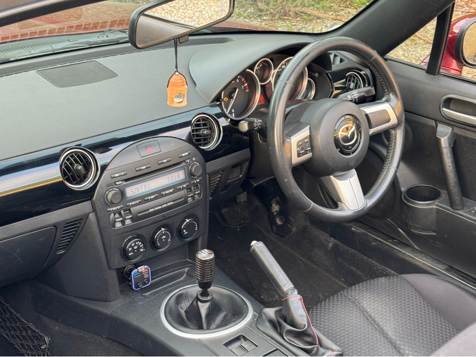 2008 Mazda MX-5 - image 2