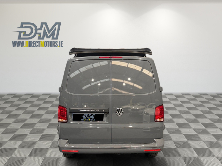 2020 Volkswagen Transporter - image 5