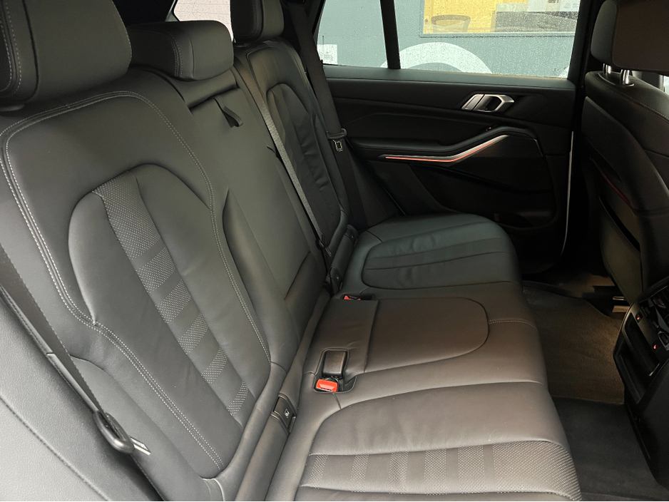 2021 BMW X5 - image 22