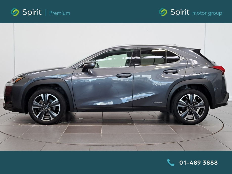 2022 Lexus UX 300 e - image 6