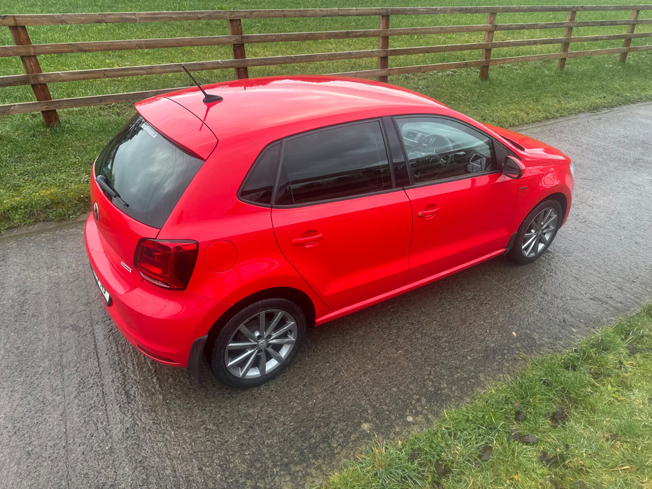2016 Volkswagen Polo 1.0 5DR 75HP Lounge €9,950
