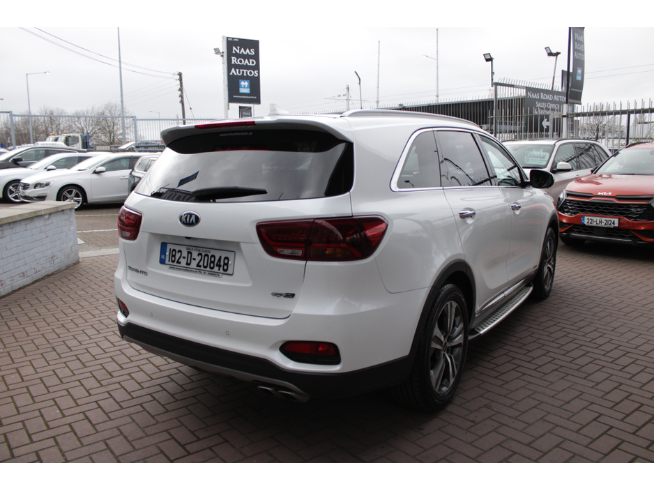 2018 Kia Sorento - image 4