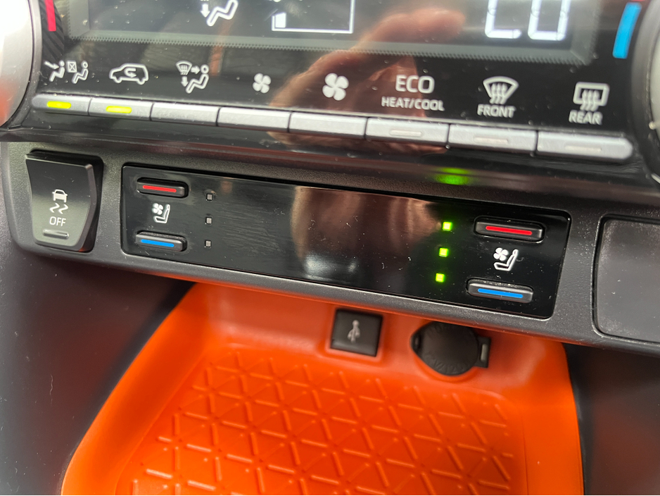 2022 Toyota Rav4 - image 21