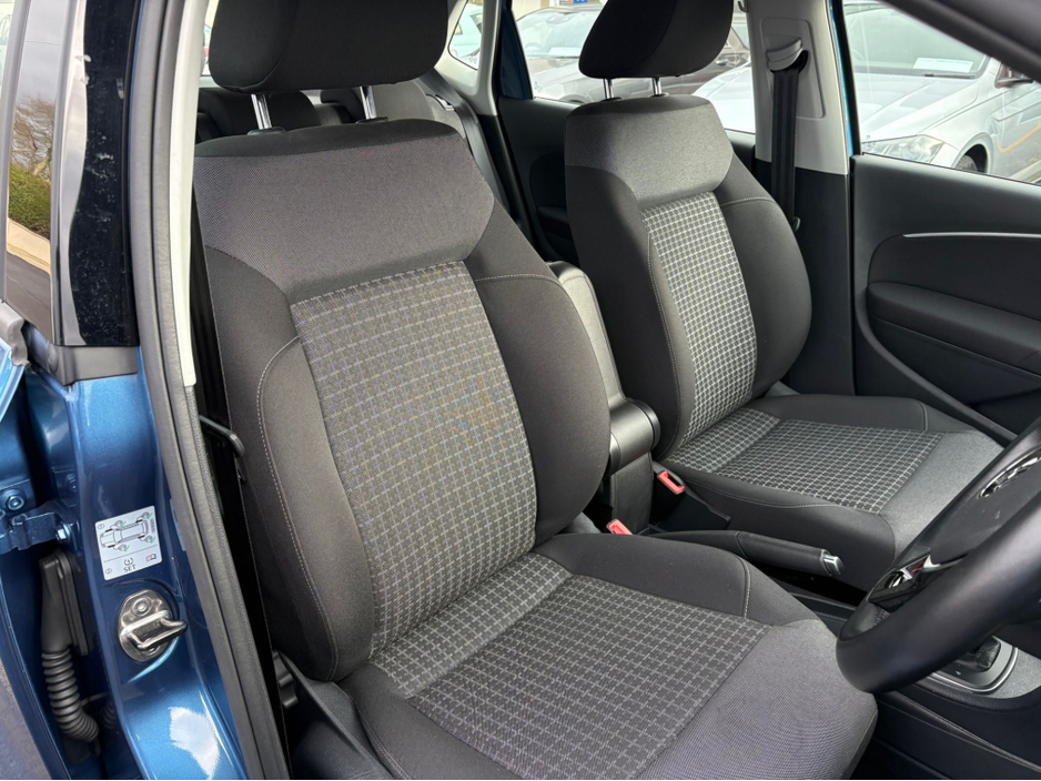 2016 Volkswagen Polo - image 11