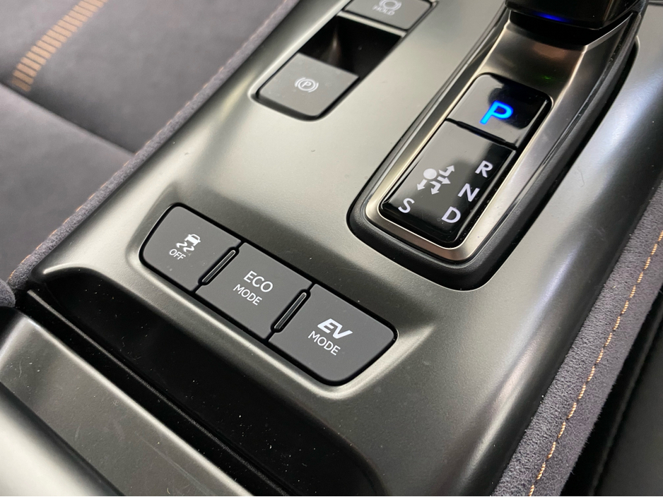 2025 Lexus LBX - image 18