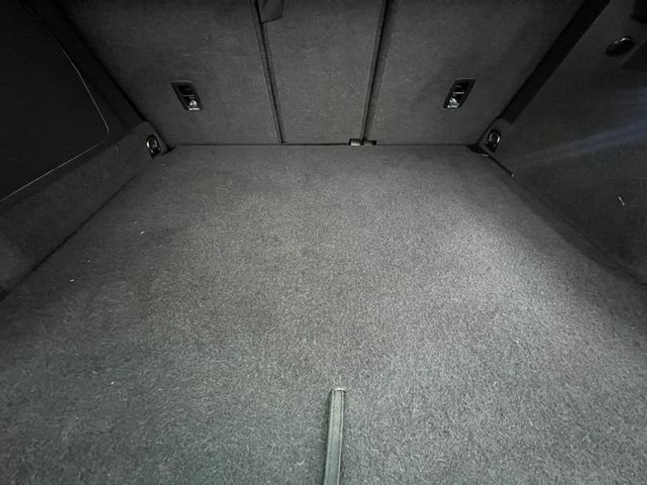 2023 Volkswagen Tiguan - image 14