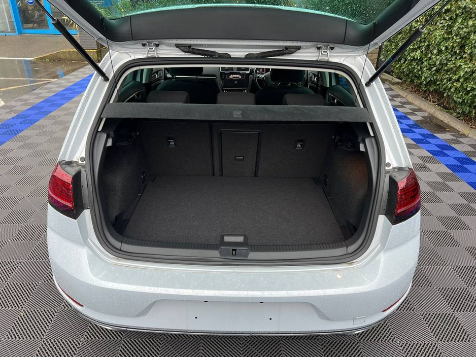 2018 Volkswagen Golf HIGHLINE 1.4 TSI // FULL SERVICE HISTORY // DIGITAL CLUSTER // DIAMOND CUT ALLOYS €19,900