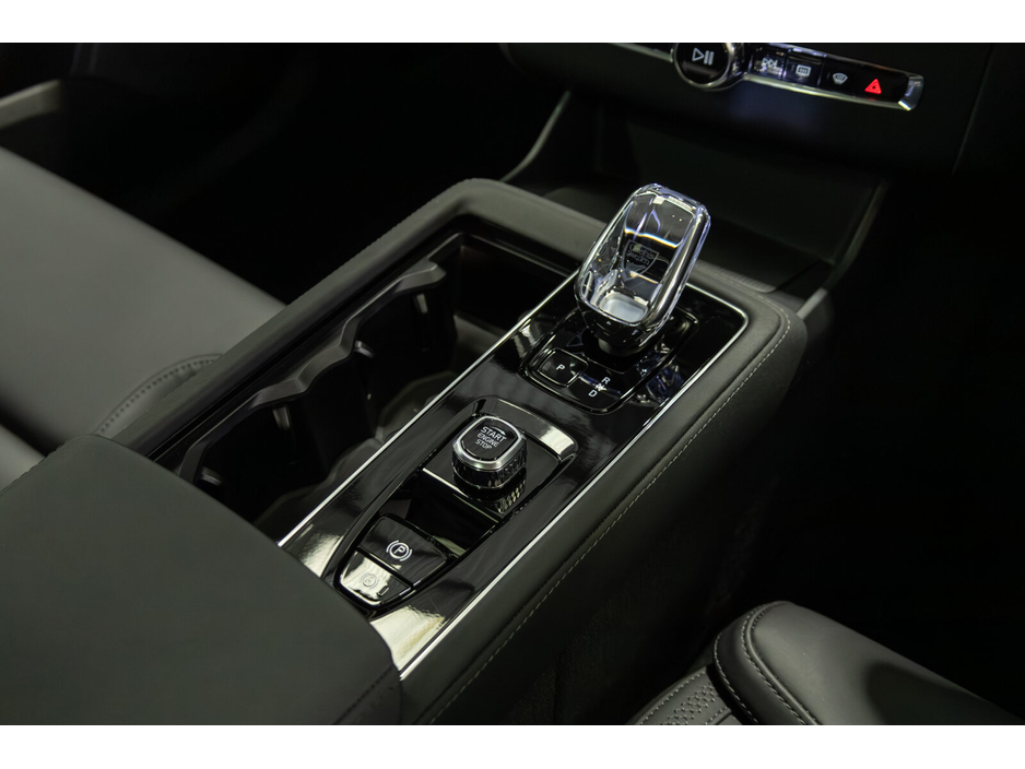 2025 Volvo XC90 - image 19