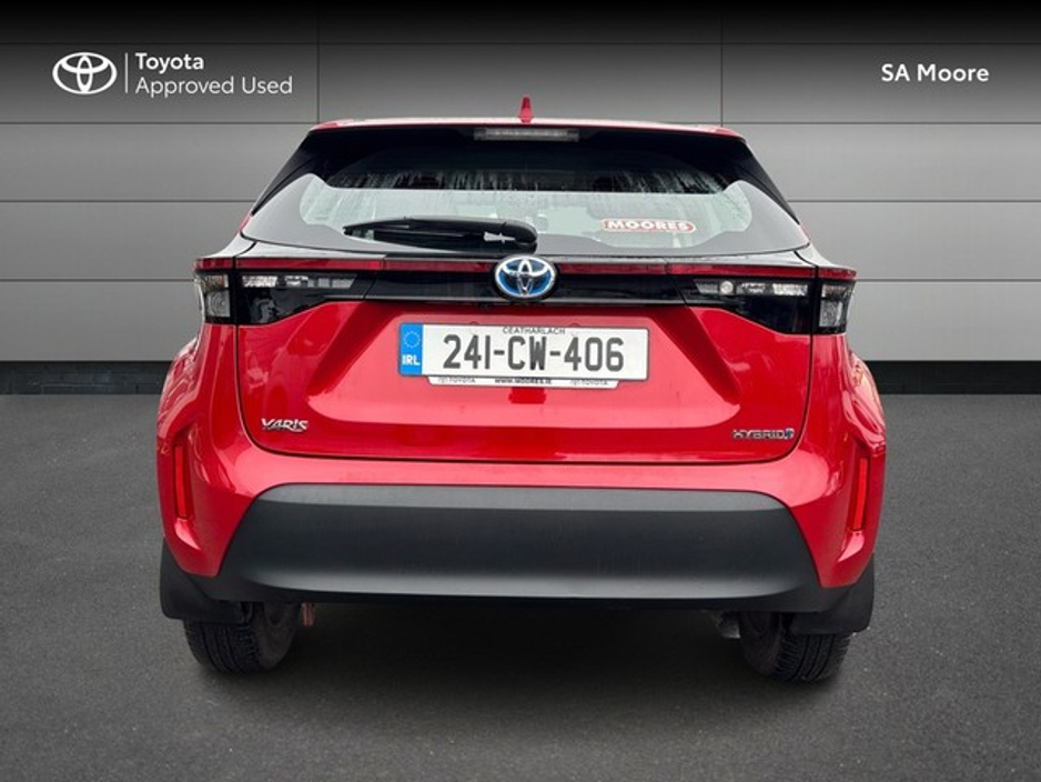 2024 Toyota Yaris Cross - image 4