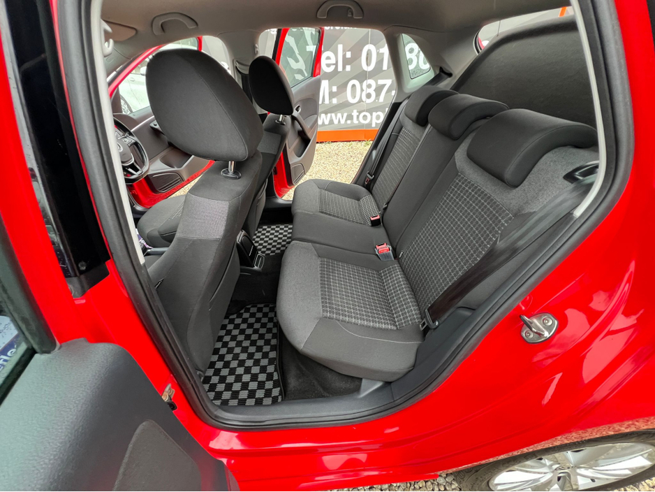 2017 Volkswagen Polo - image 12