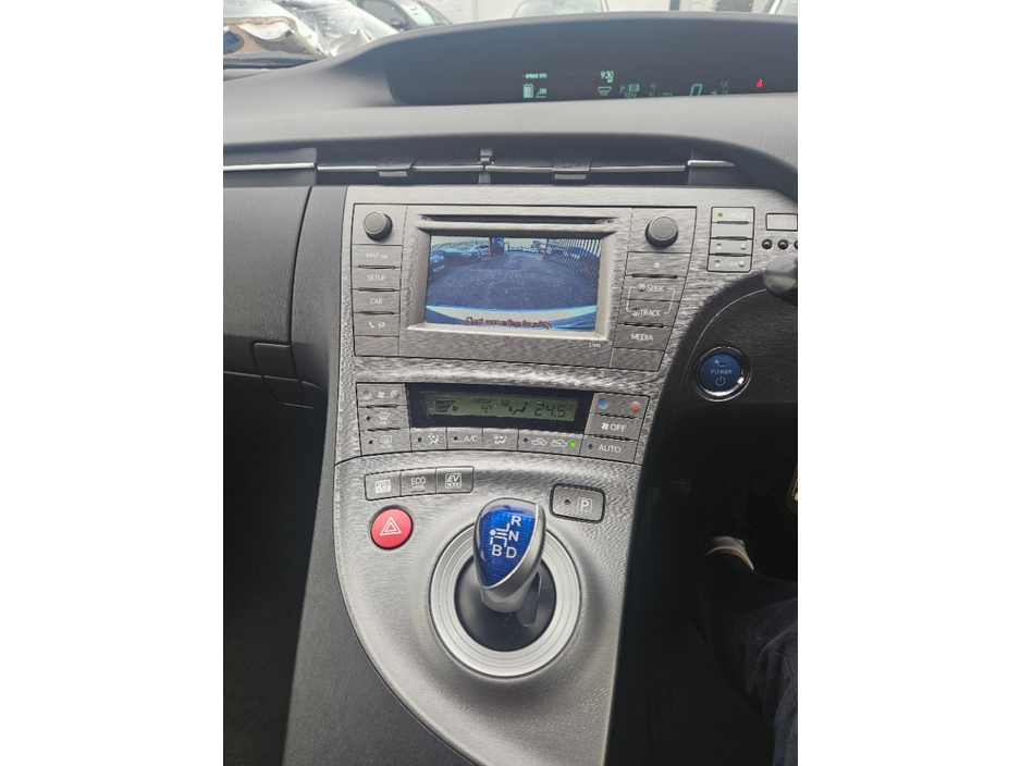 2014 Toyota Prius - image 8