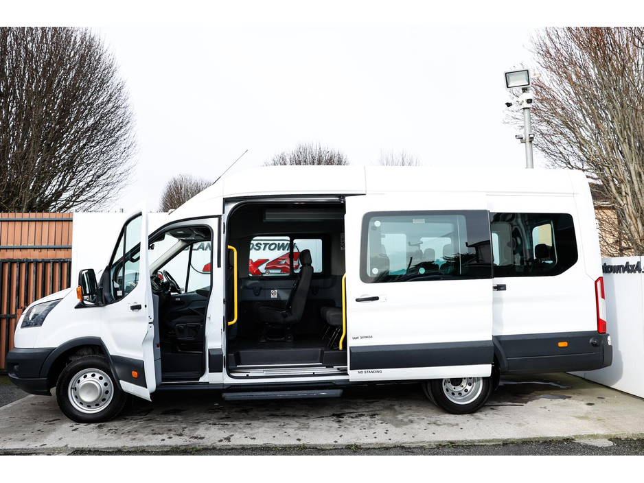 2017 Ford Transit - image 6