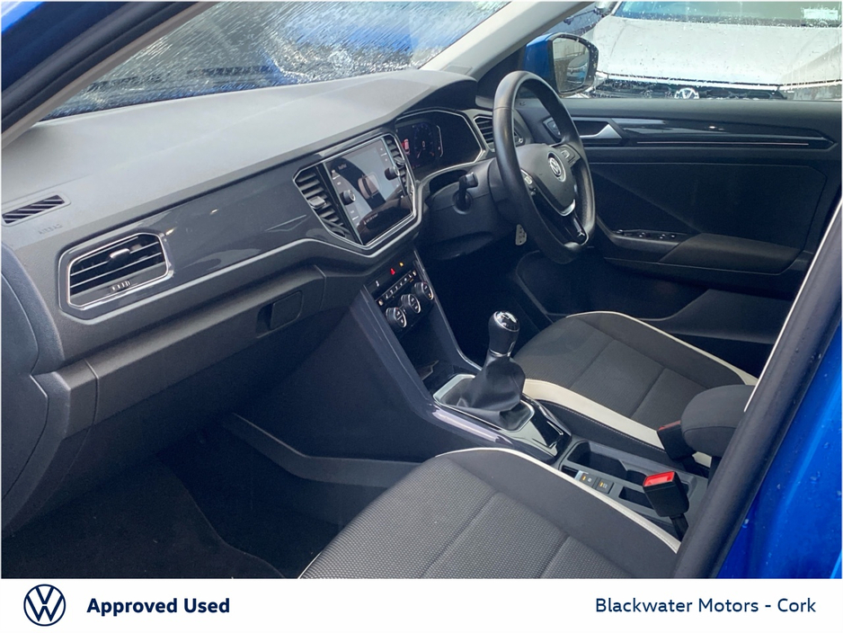 2019 Volkswagen T-Roc - image 22