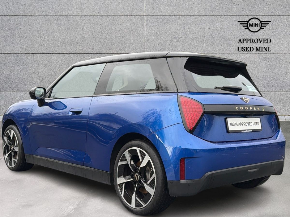 2024 MINI Hatch - image 2