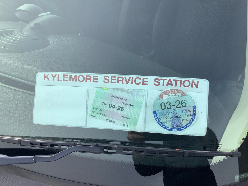 2011 MINI Hatch - image 17