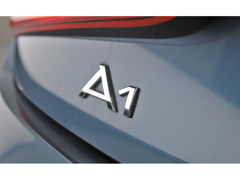 2017 Audi A1 - image 28