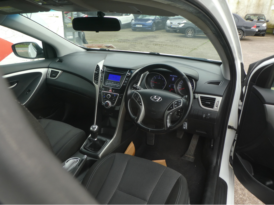 2015 Hyundai i30 - image 9