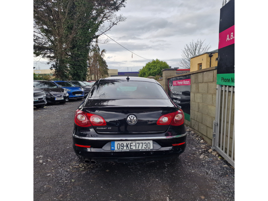 2009 Volkswagen Passat - image 8