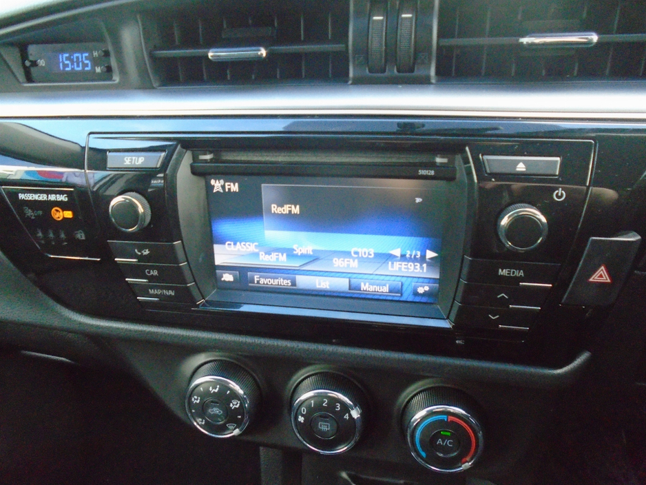 2016 Toyota Corolla - image 9