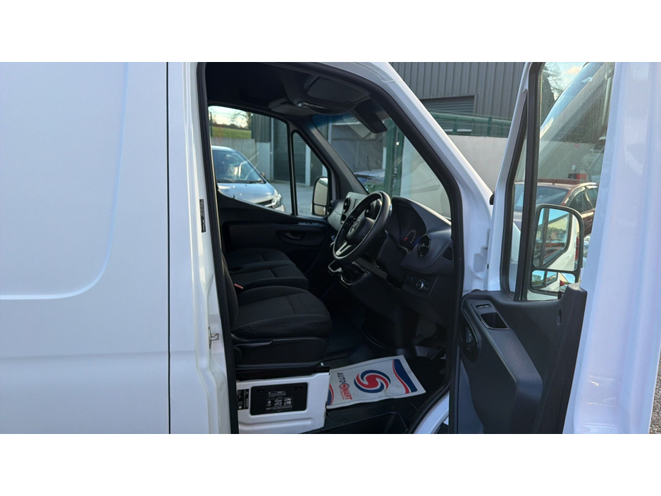 2020 Mercedes-Benz Sprinter - image 9