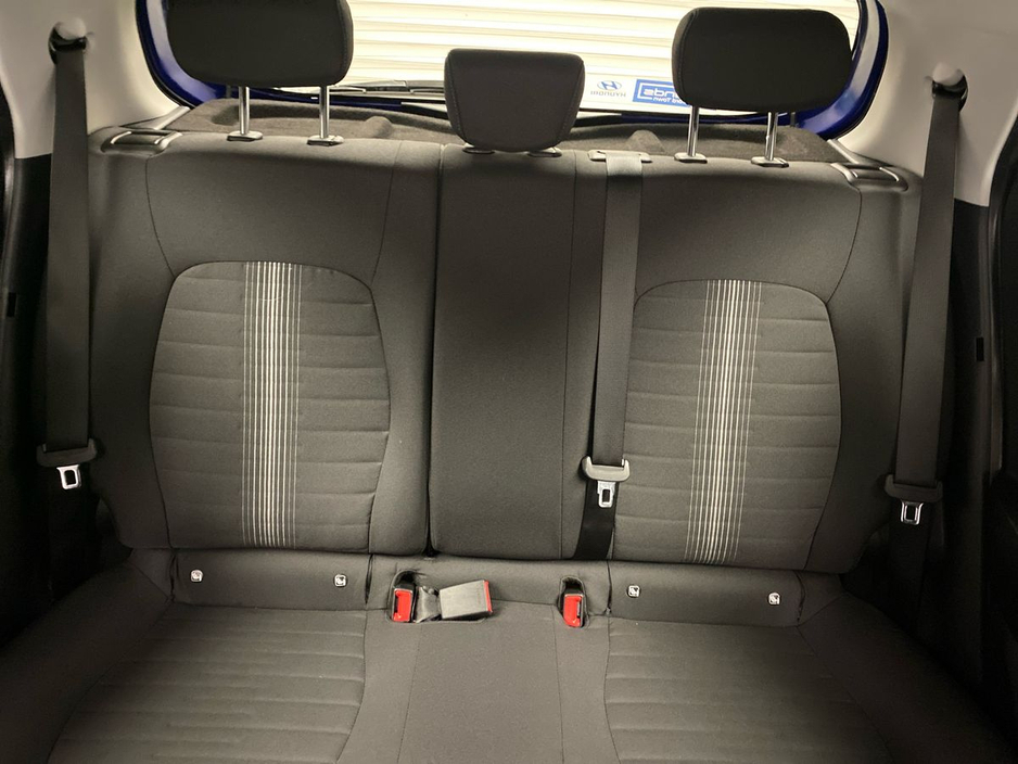 2023 Hyundai i10 - image 20