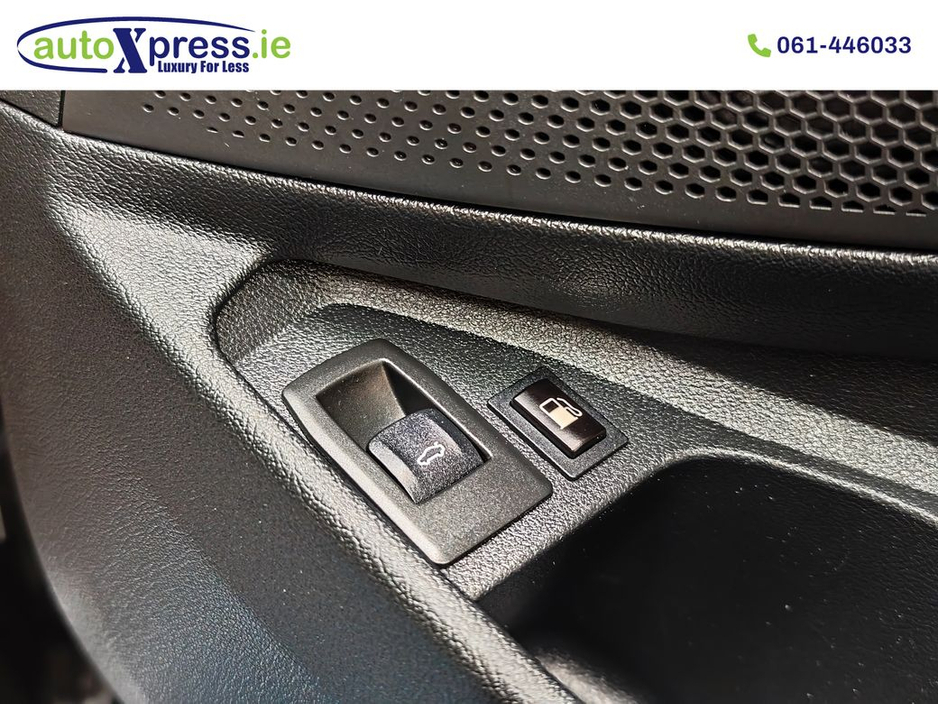 2021 BMW 3 Series - image 41