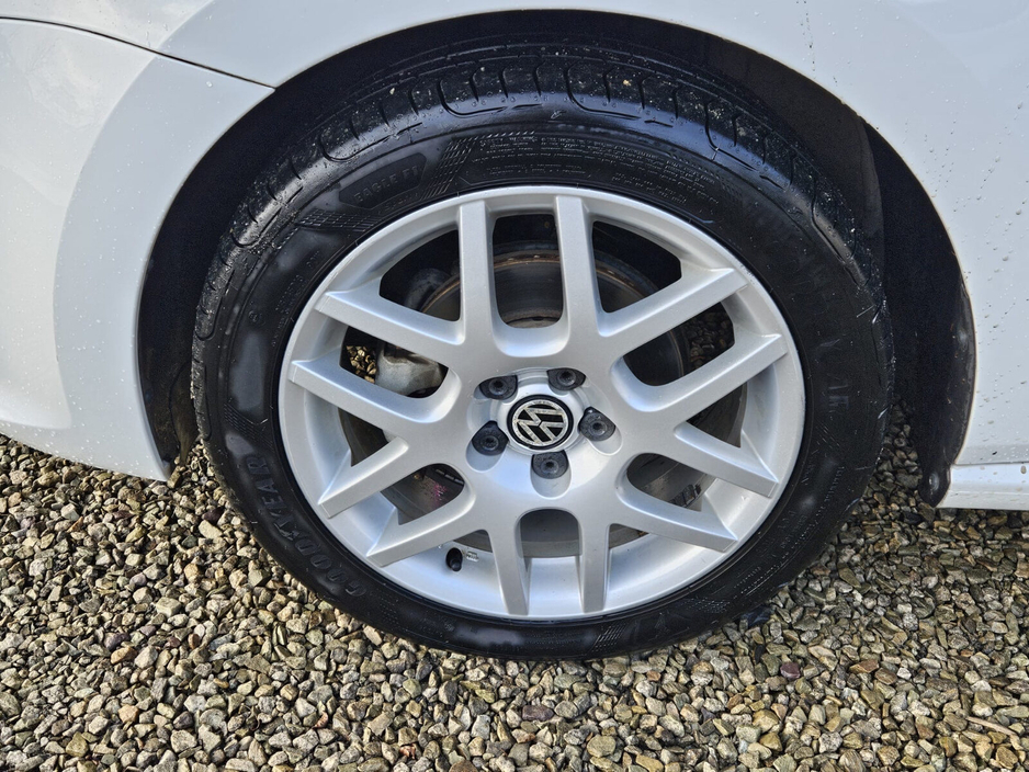 2016 Volkswagen Polo - image 31