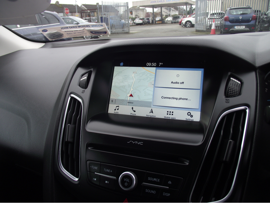 2018 Ford Focus - image 12